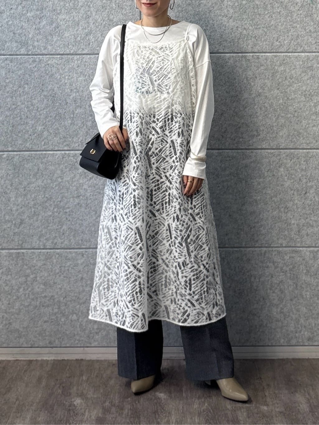 kotakiさんの「INDIVI｜【UVケア】プリントフォトロングTシャツ」を使ったコーディネート