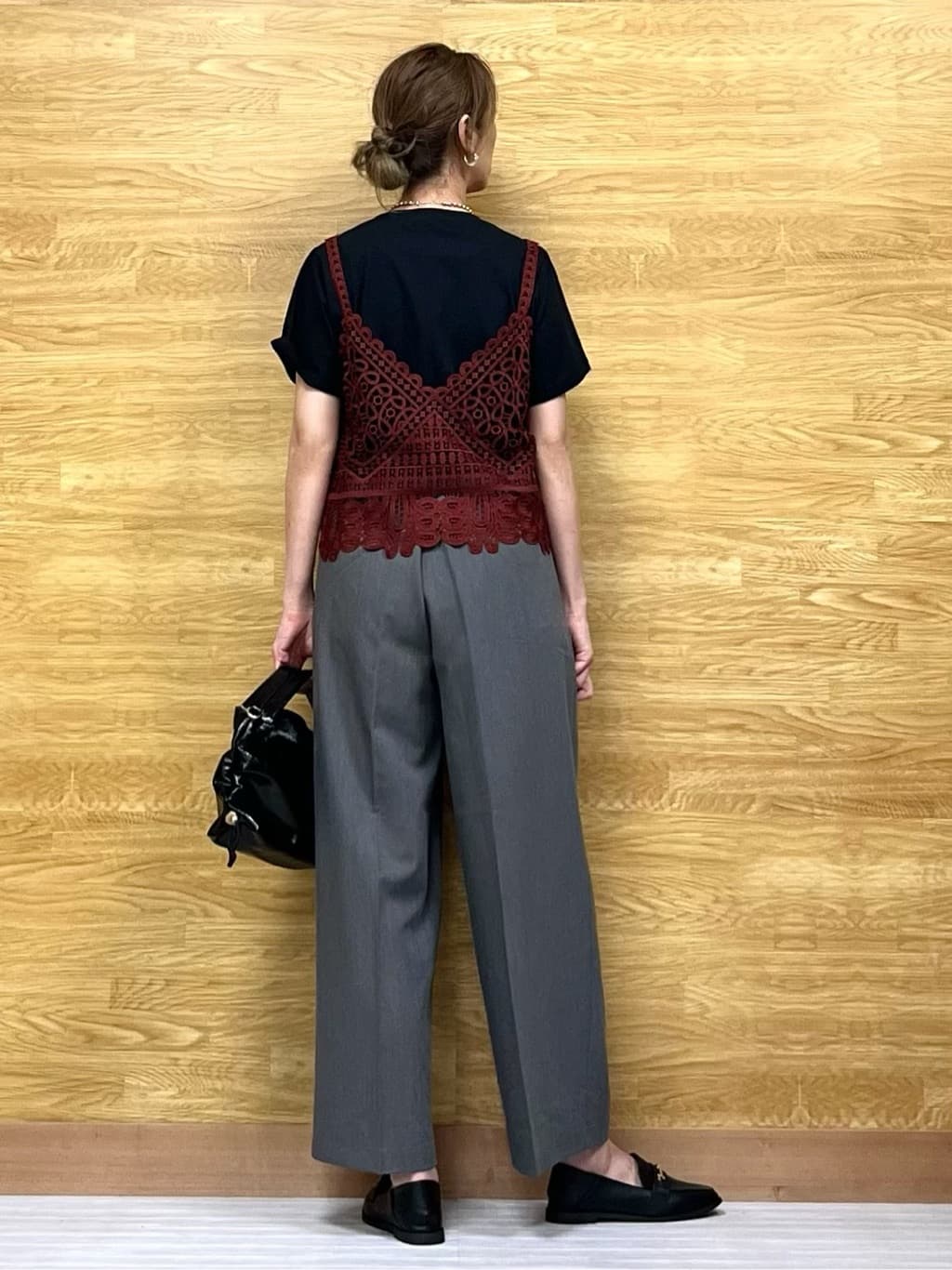 もすさんの「SHOO･LA･RUE｜【2点セット/ひんやり】レースビスチェ＋Tシャツ」を使ったコーディネート