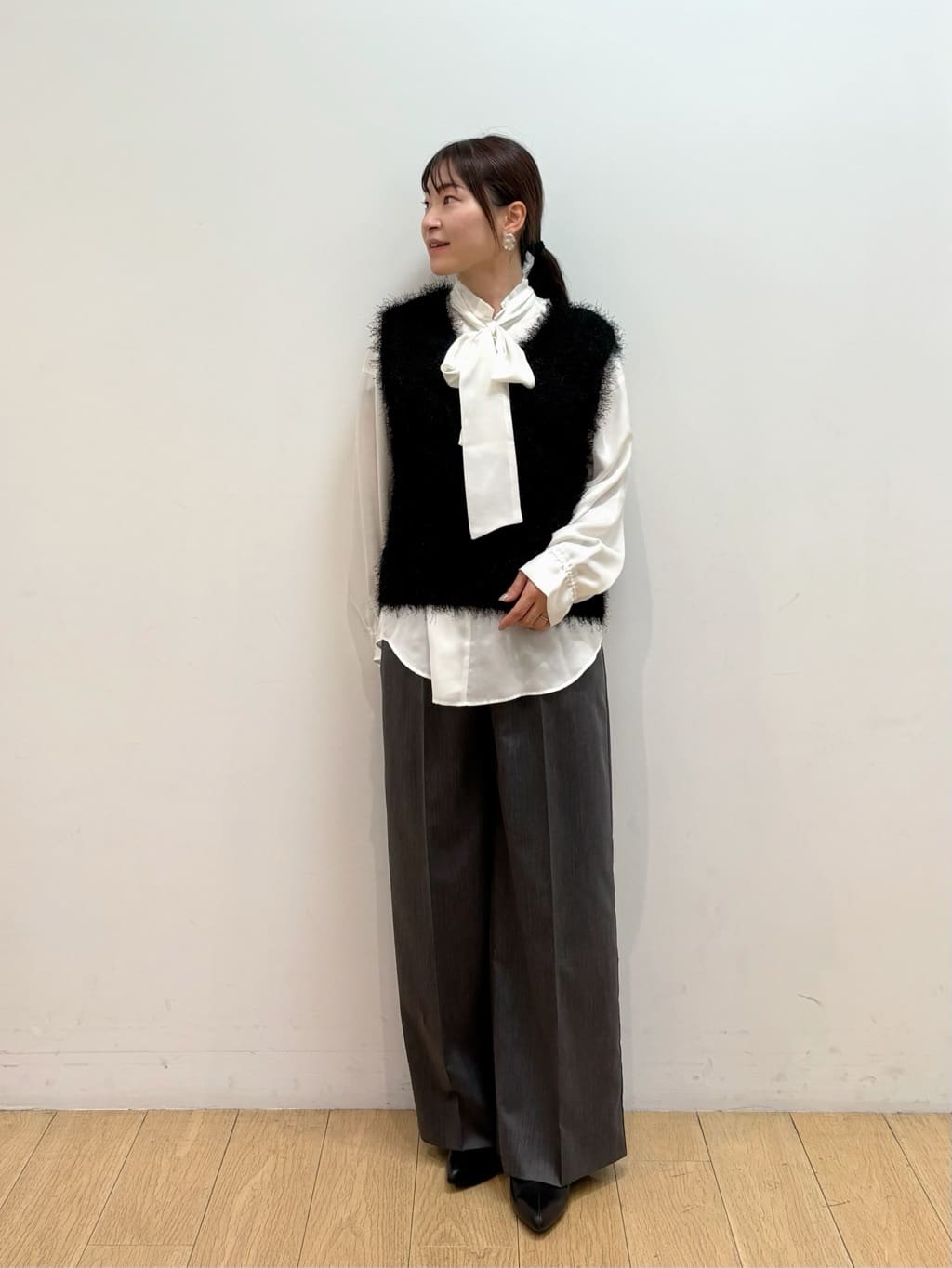 maiさんの「INDIVI｜ジオメプリントボウタイブラウス」を使ったコーディネート