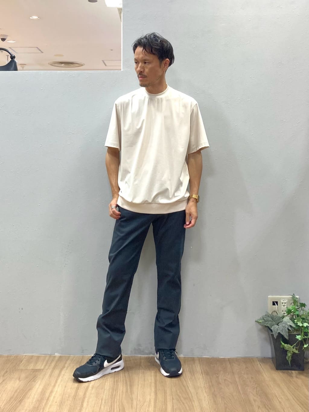 シュンさんの「TAKEO KIKUCHI｜【抗菌防臭/シーズンレス】シアサッカーギンガムチェック ストレッチシャツ」を使ったコーディネート