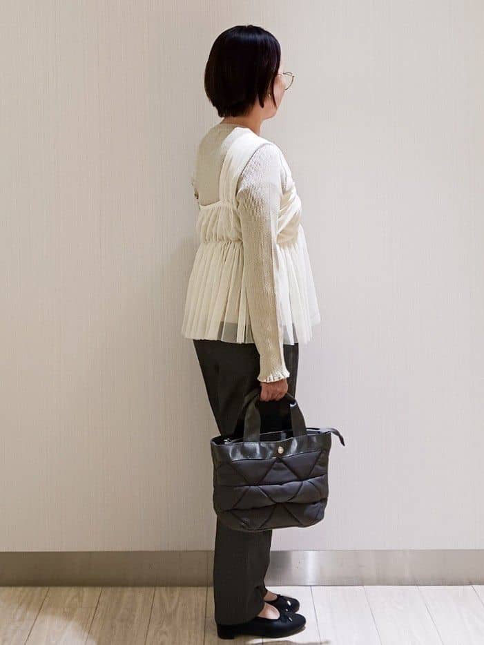 KaHoさんの「index｜ウールライクストレッチテーパードパンツ／セットアップ対応【洗濯機OK】」を使ったコーディネート