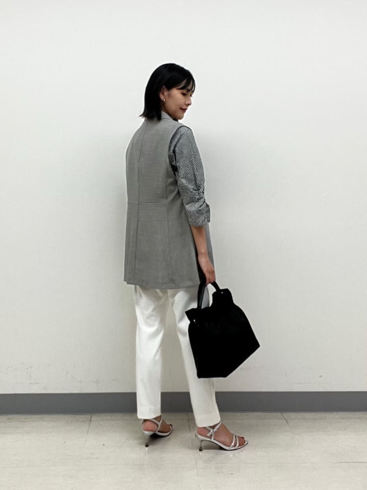 hinanoさんの「INDIVI｜【セットアップ可能】凹凸ストレッチ素材テーラードカラージレジャケット」を使ったコーディネート