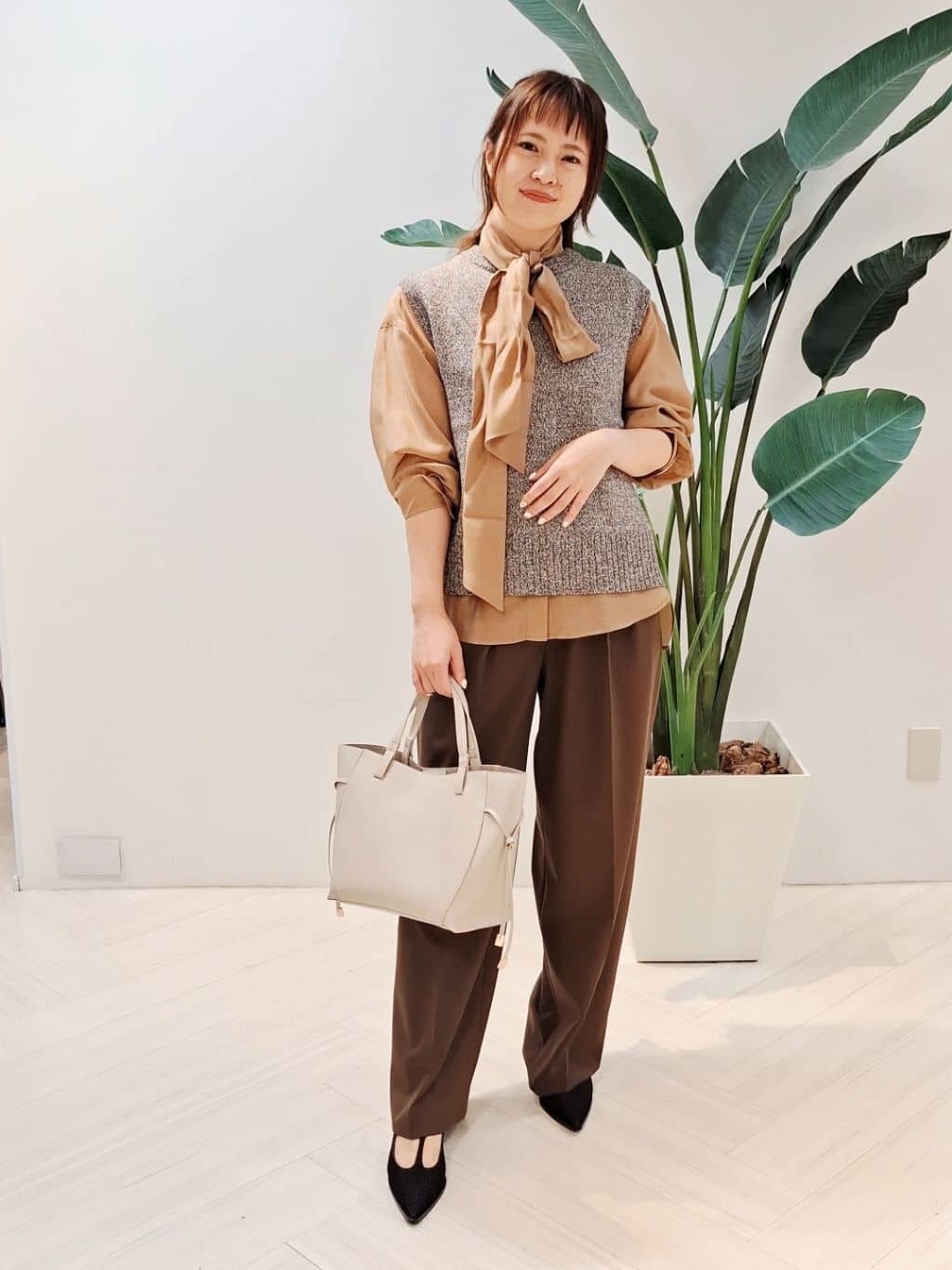 YuKaRiさんの「UNTITLED｜【重ね着レイヤードに】杢調ニットベスト」を使ったコーディネート