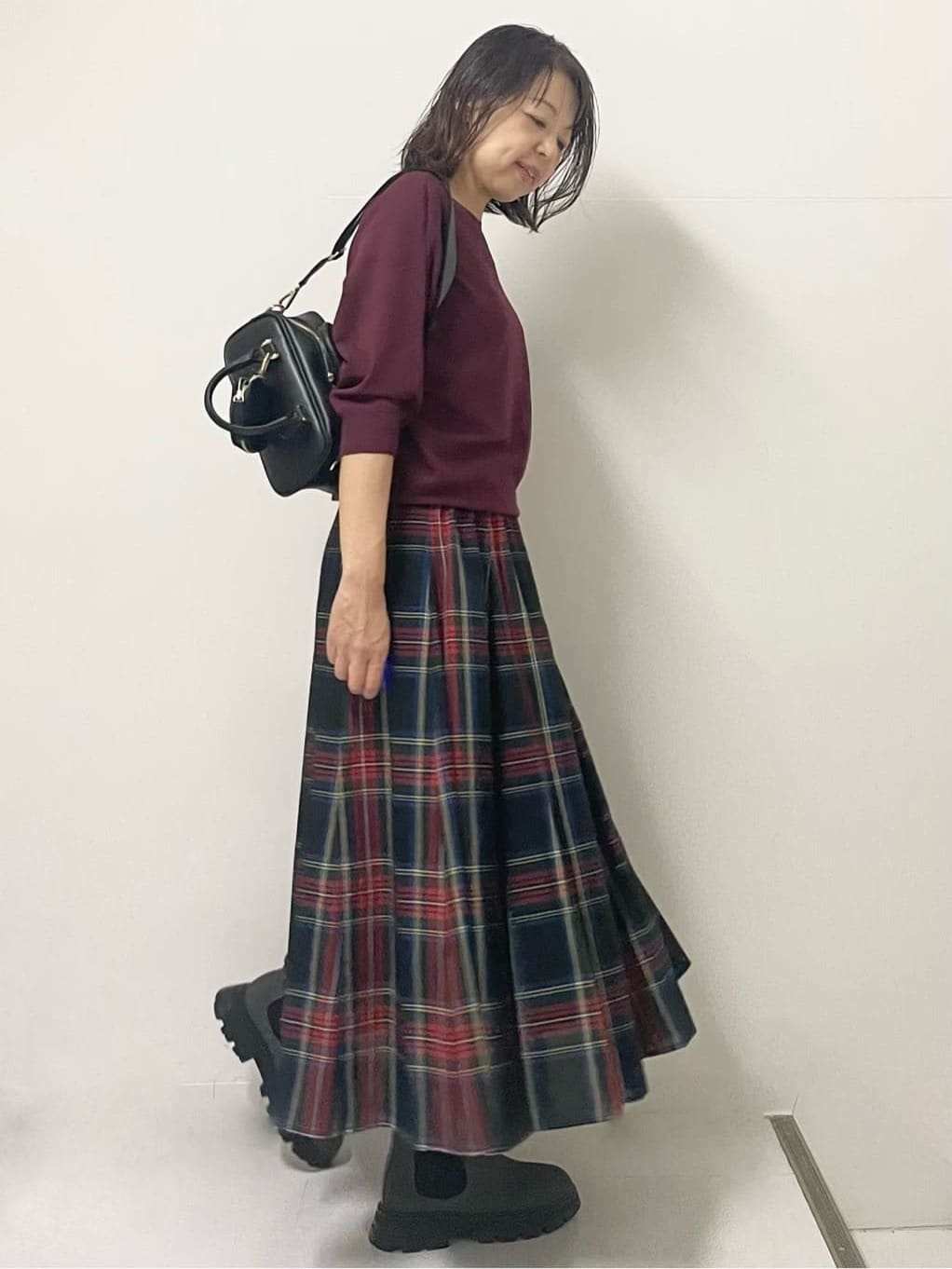ISOさんの「Dessin｜【洗える】後ろボタンニットプルオーバー七分袖」を使ったコーディネート
