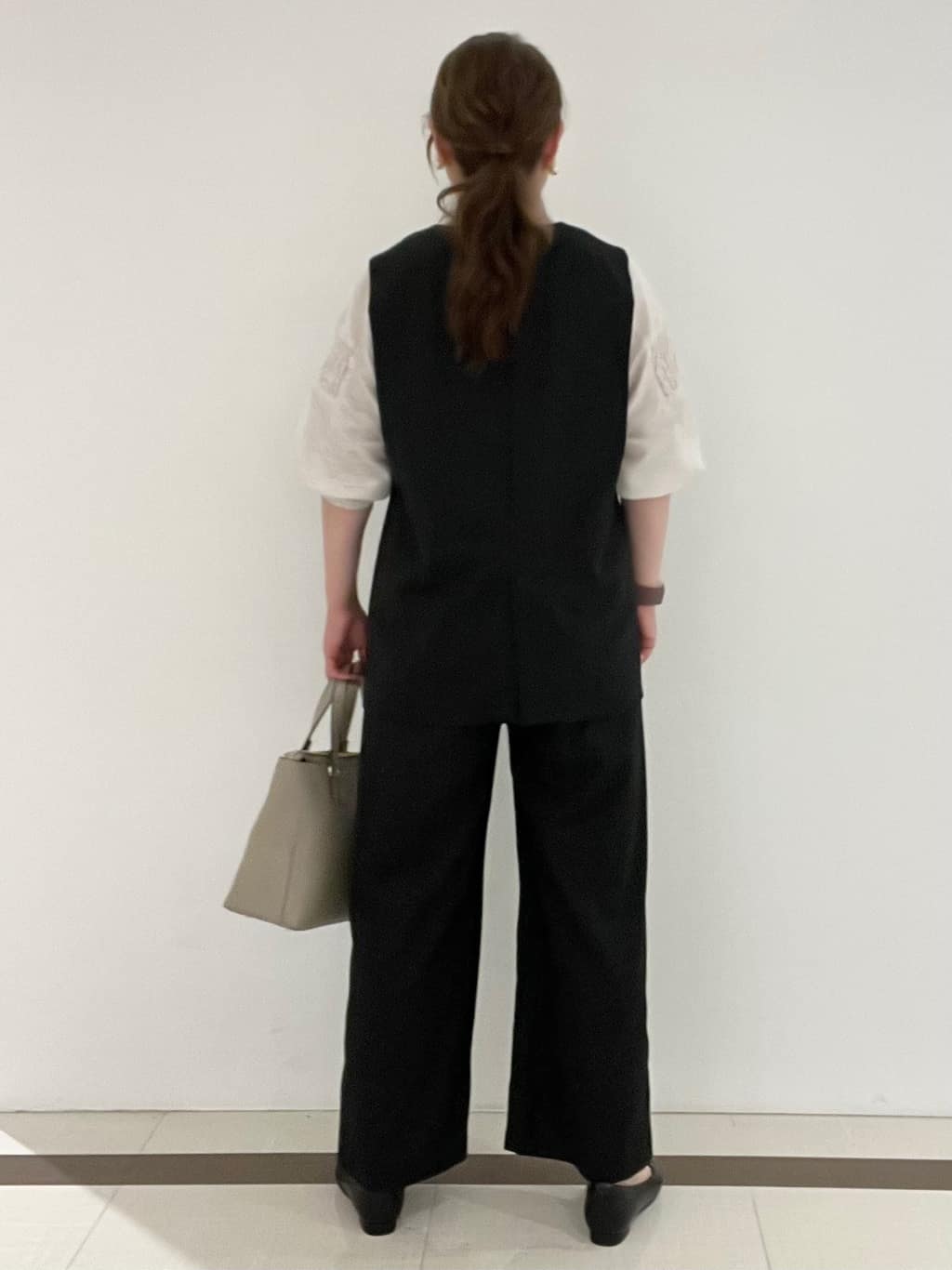 Hiroさんの「Reflect｜【ウエスト総ゴム／セットアップ／単品使いOK◎】ベスト＋ストレートパンツセット」を使ったコーディネート
