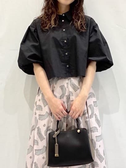 komaさんの「OPAQUE.CLIP｜バルーンスリーブシャツ【洗濯機洗い可】」を使ったコーディネート