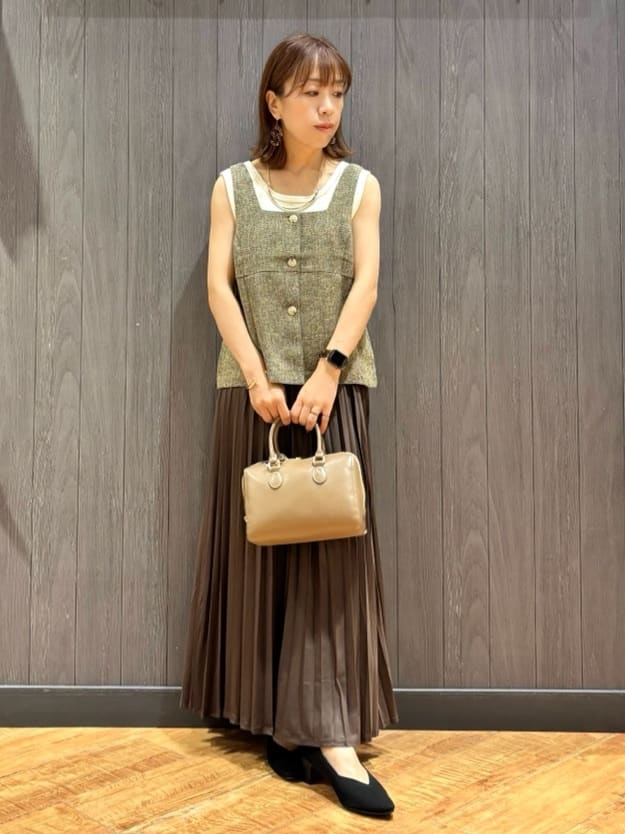meiさんの「SHOO･LA･RUE｜【2点セット】着るだけで決まる クラシカルなツイード調セットアップ」を使ったコーディネート