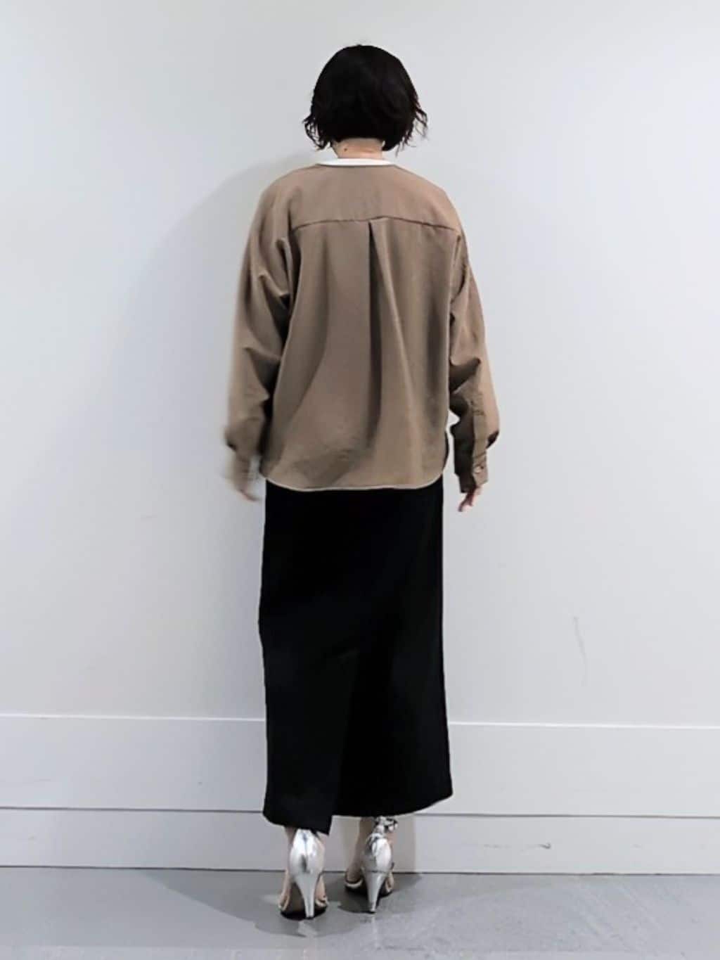 ミズタさんの「UNTITLED｜【秋も着られる/セットアップ可】リラククールシャツ」を使ったコーディネート