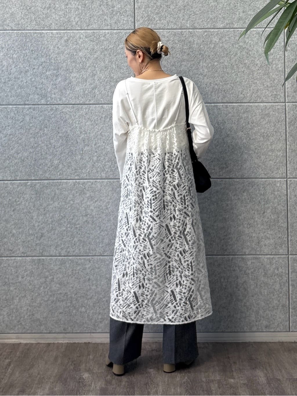 kotakiさんの「INDIVI｜【UVケア】プリントフォトロングTシャツ」を使ったコーディネート