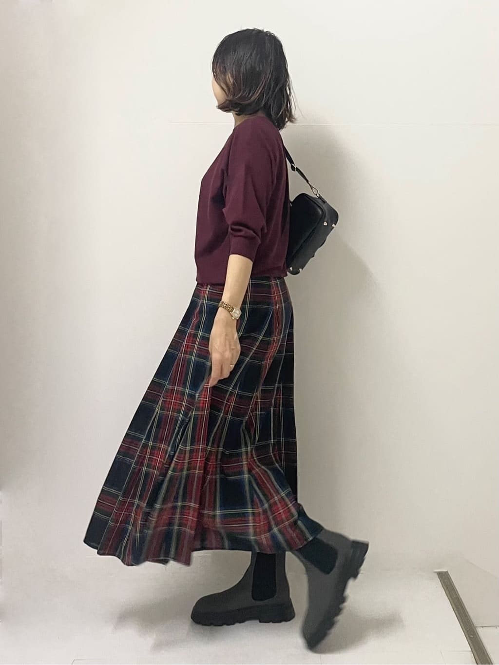 ISOさんの「Dessin｜【洗える】後ろボタンニットプルオーバー七分袖」を使ったコーディネート
