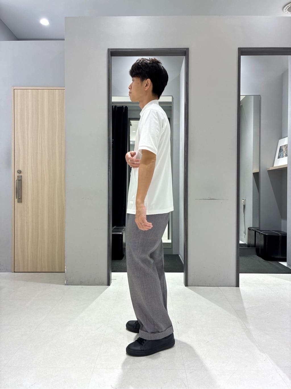 わいずみさんの「TAKEO KIKUCHI｜【3D ナイロン ストレッチ】ジップアップ フードブルゾン」を使ったコーディネート