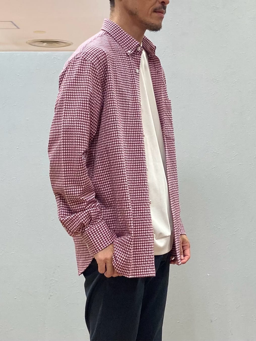 シュンさんの「TAKEO KIKUCHI｜【抗菌防臭/シーズンレス】シアサッカーギンガムチェック ストレッチシャツ」を使ったコーディネート