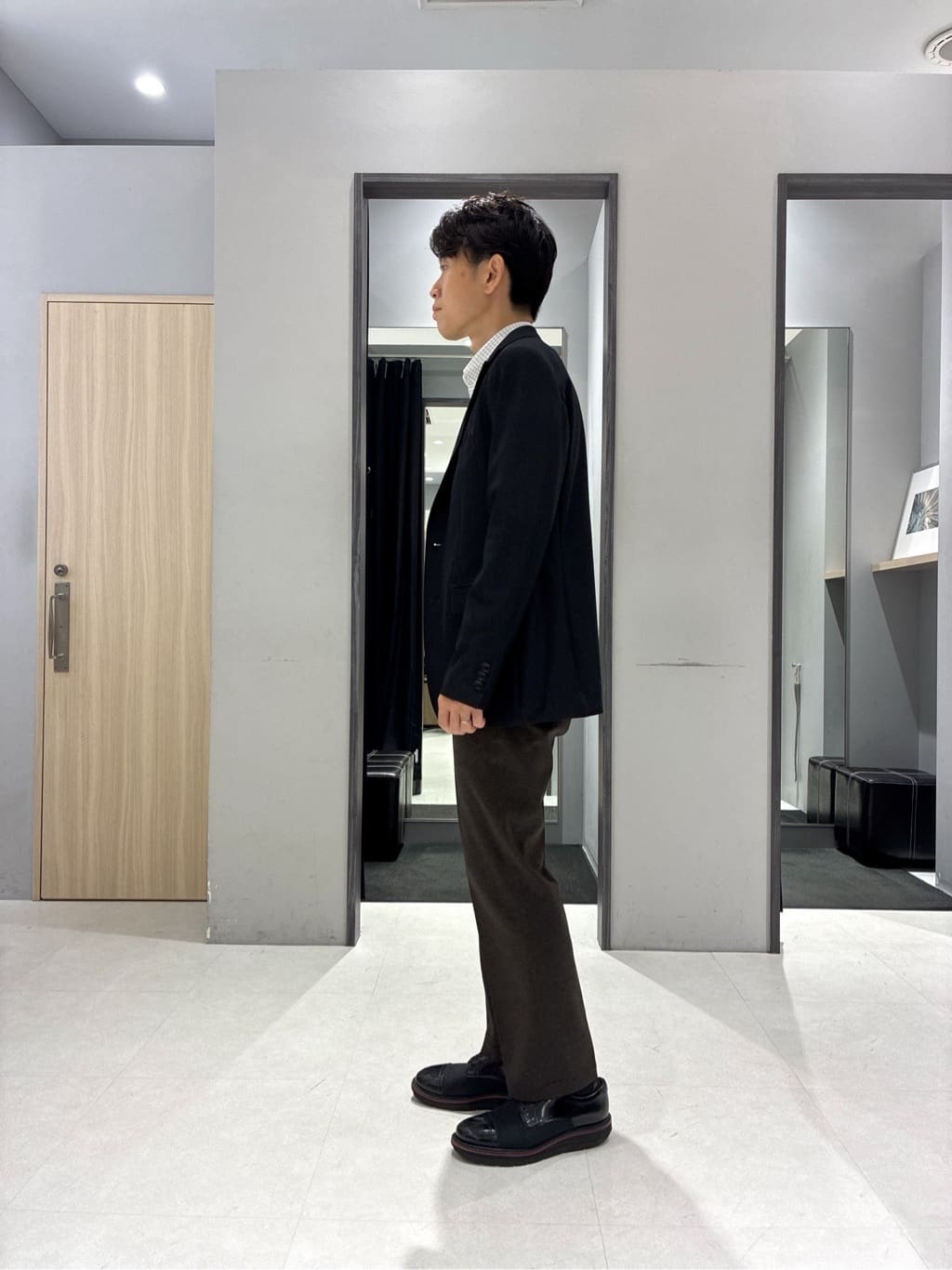 わいずみさんの「TAKEO KIKUCHI｜【360&deg;ストレッチ／セットアップ対応】None Of Stress ジャケット」を使ったコーディネート