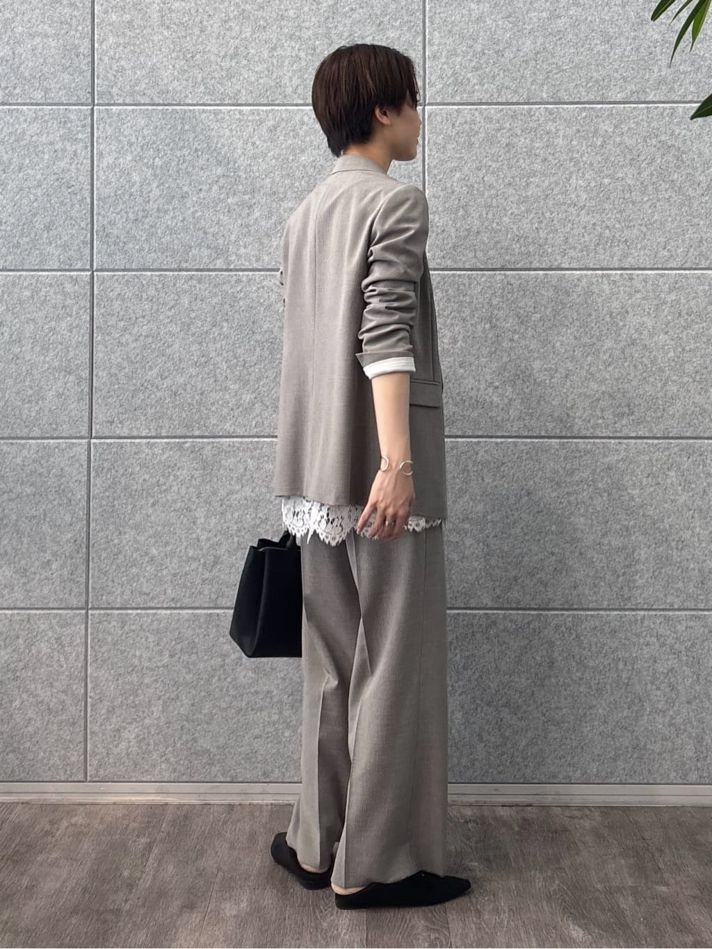 kanaeさんの「INDIVI｜【レイヤードにおすすめ】レース切り替えカットソー」を使ったコーディネート