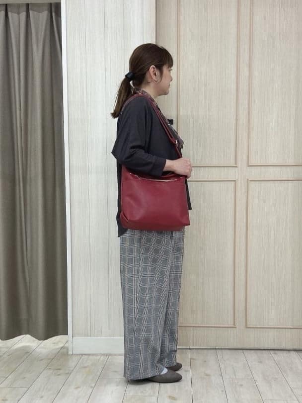 akiさんの「SHOO･LA･RUE｜【高レビュー/洗濯後しわになりにくい】1枚でサマ見え 8分袖ドルマンブラウス」を使ったコーディネート