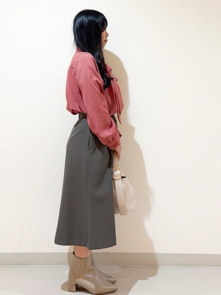 hinachiさんの「index｜アシンメトリーレイヤードボウタイブラウス【洗濯機OK／イージーアイロン／防シワ】《XS～3L》」を使ったコーディネート