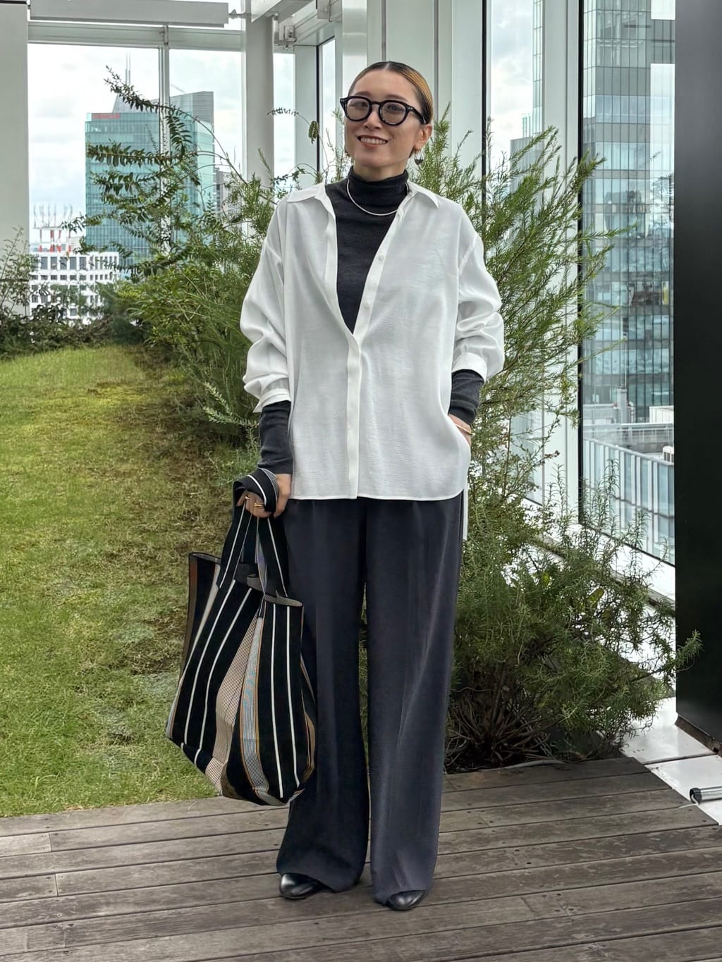 kotakiさんの「INDIVI｜【体型カバー／清涼感】シアーオーバーシャツ」を使ったコーディネート