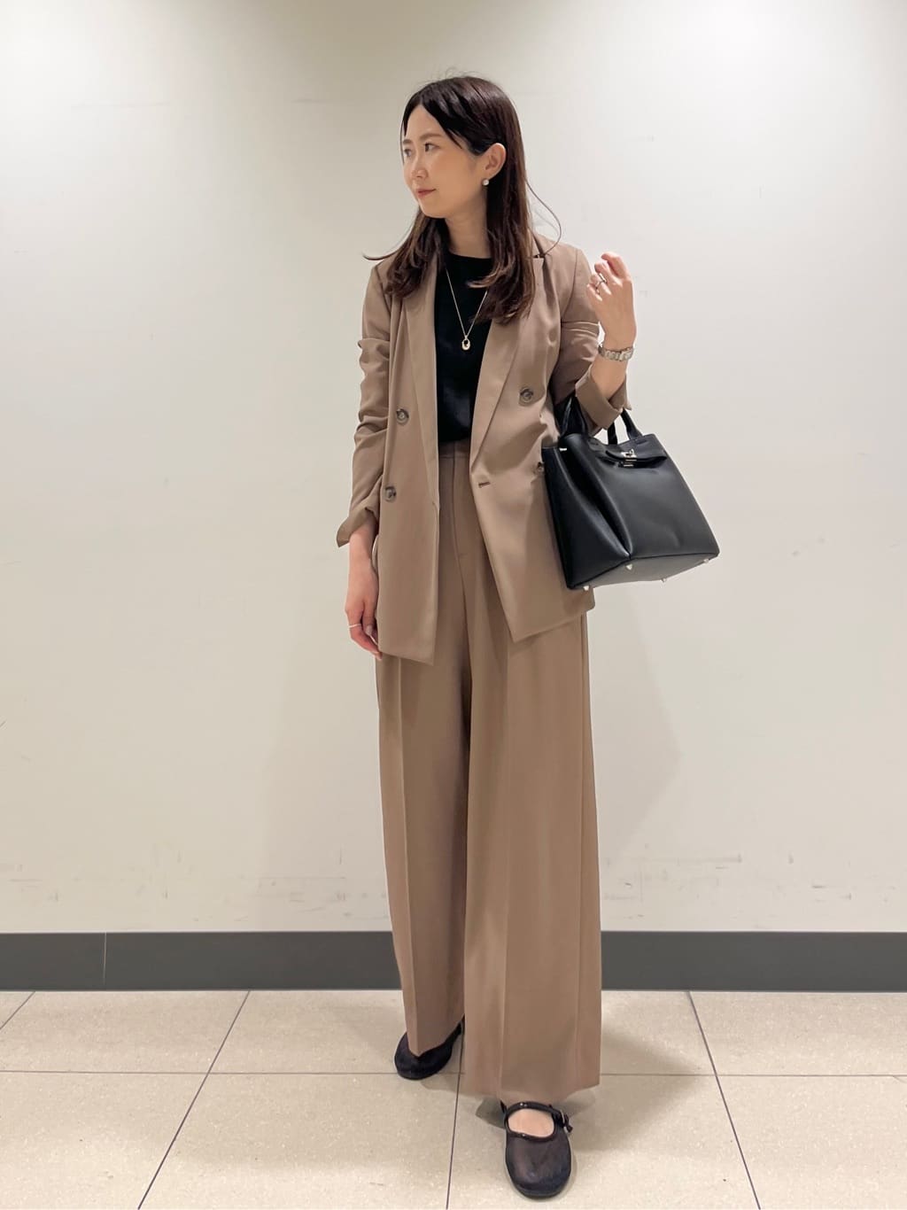 shokoさんの「INDIVI｜フロッキードットブラウス」を使ったコーディネート