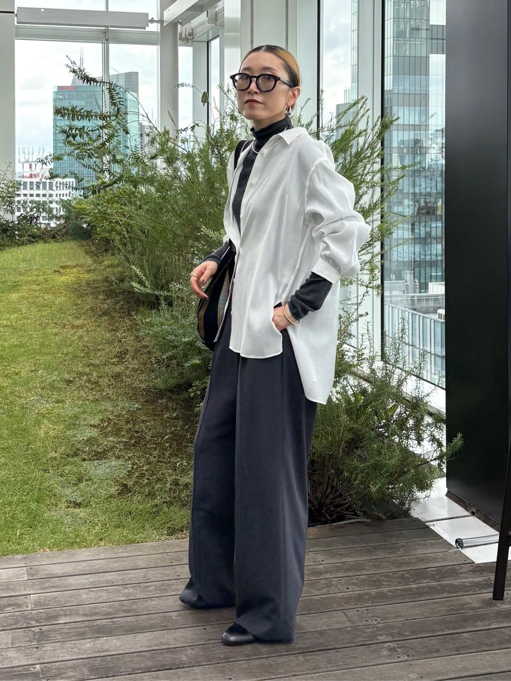 kotakiさんの「INDIVI｜【体型カバー／清涼感】シアーオーバーシャツ」を使ったコーディネート