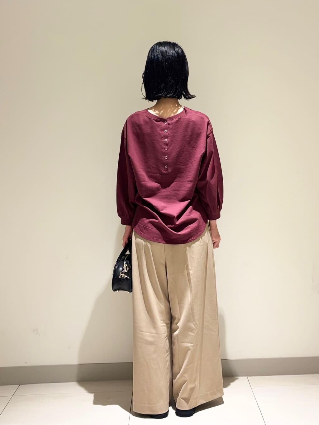 mayuさんの「Dessin｜【セットアップ可・洗える】ハイウエストタックパンツ」を使ったコーディネート