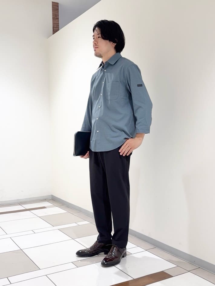及川さんの「TAKEO KIKUCHI｜【COOL CITY WEAR】DotAir（R）サッカー シャツ」を使ったコーディネート