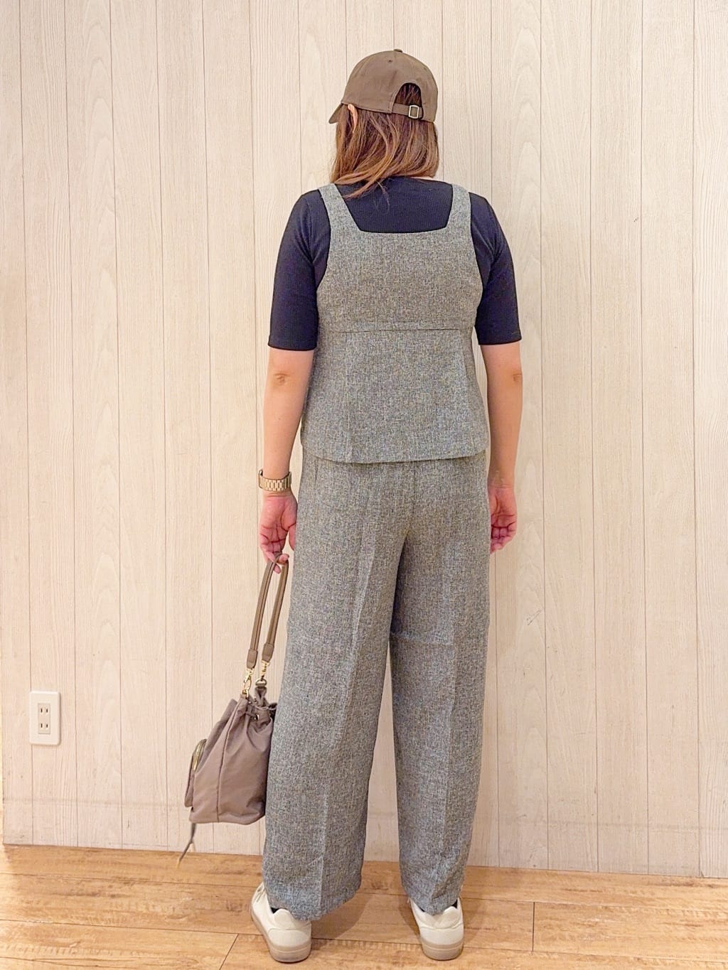 あーやさんの「SHOO･LA･RUE｜【S-LL】女性らしさ漂うハートネック テレコ5分袖トップス」を使ったコーディネート