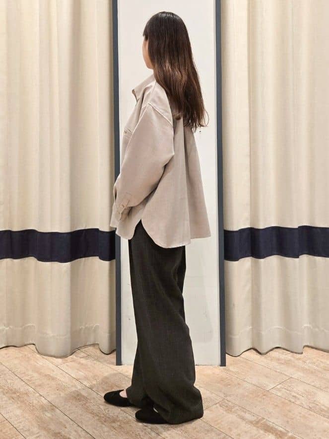 risaさんの「grove｜【カセット服/選べる着丈】洗濯機で洗えるオーバーシャツ」を使ったコーディネート