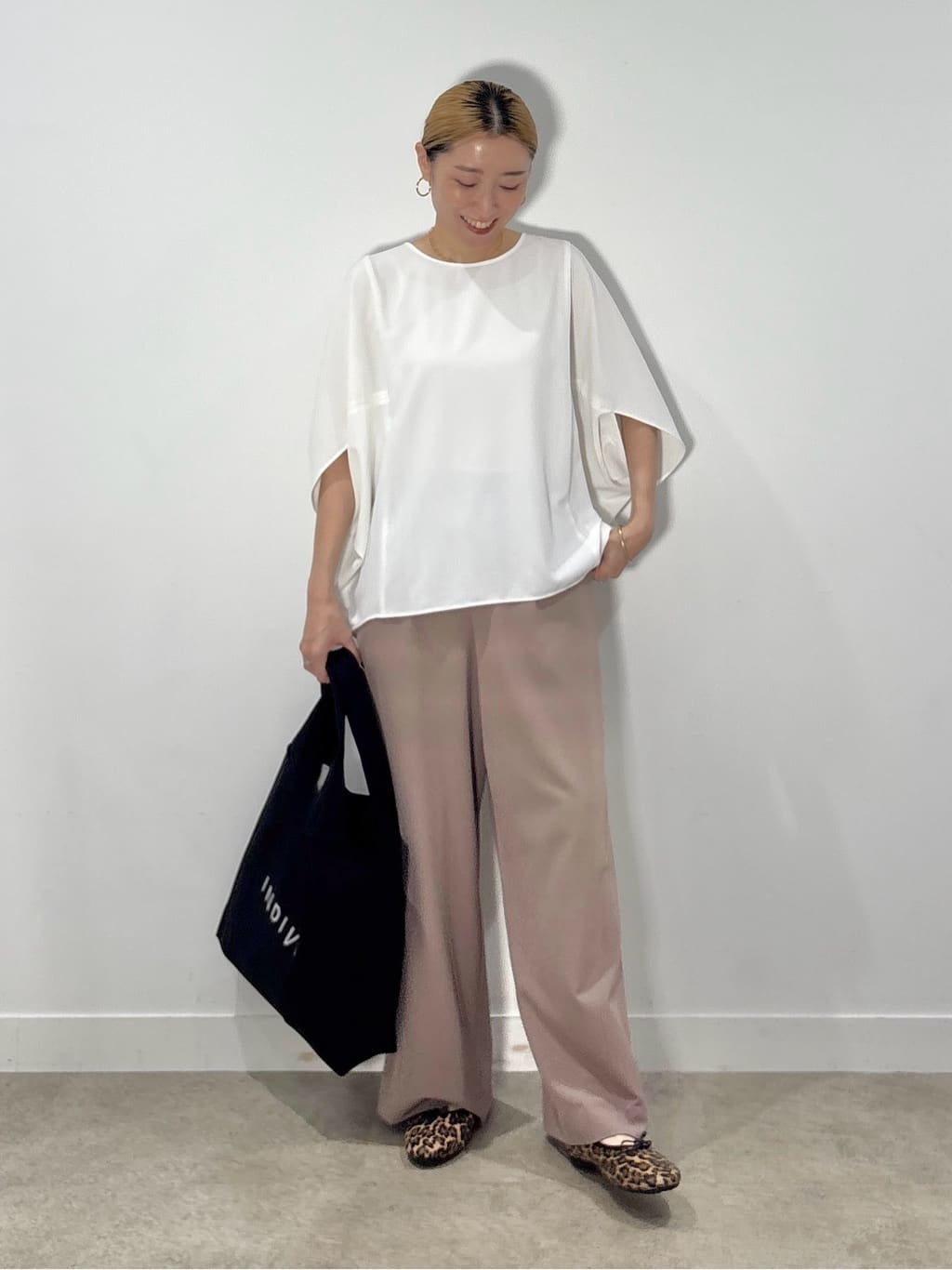 kotakiさんの「INDIVI｜【UVケア／SETUP可能】エアリージョーゼット ワイドパンツ」を使ったコーディネート