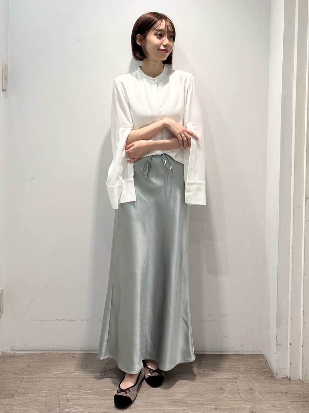 ぶまりんさんの「OPAQUE.CLIP｜【es】サテンナローイージーロングスカート【洗濯機OK】」を使ったコーディネート