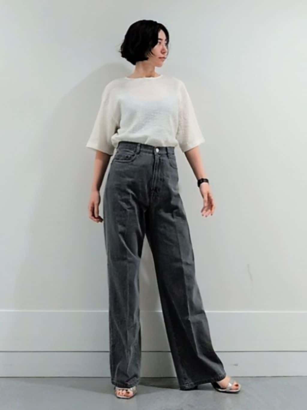ミズタさんの「UNTITLED｜【グレー/ブルー/ジーンズ】ソフトワイドデニムパンツ」を使ったコーディネート