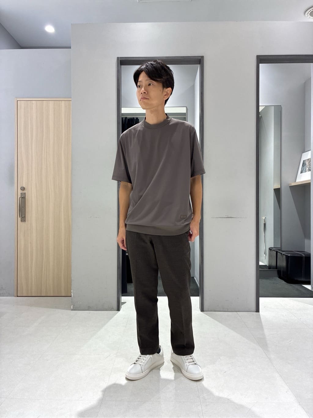 わいずみさんの「TAKEO KIKUCHI｜【3D ナイロン ストレッチ】スタンドカラー シャツブルゾン」を使ったコーディネート