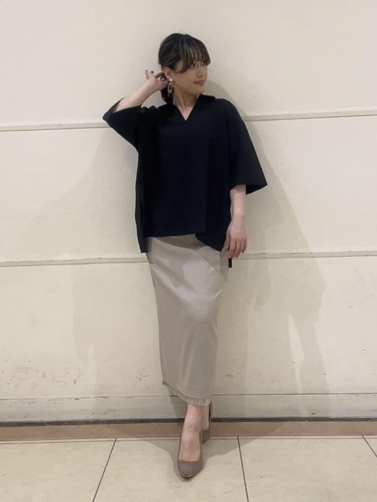 watanabeさんの「UNTITLED｜【UVカット/接触冷感/吸水速乾/ゆったり】V開きネックシャツ」を使ったコーディネート