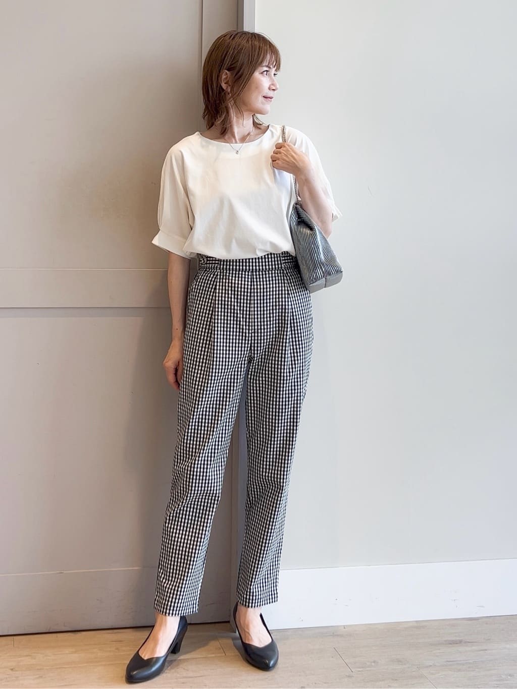 yamakoさんの「grove｜【冷感】サマーハイパーストレッチテーパードパンツ」を使ったコーディネート