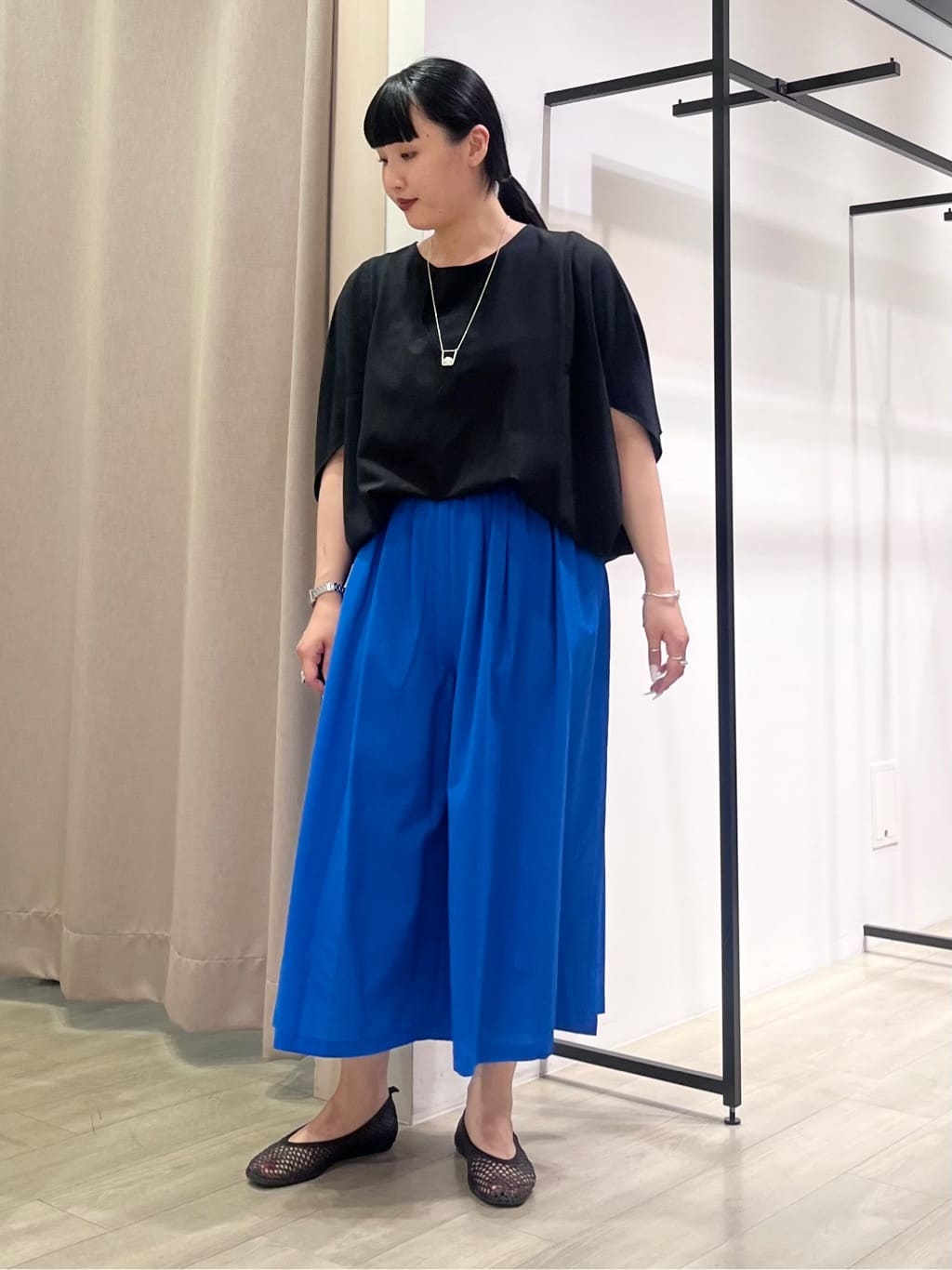 hasuさんの「INDIVI｜【体型カバー/SETUP可能】ジョーゼット　ドルマンブラウス」を使ったコーディネート