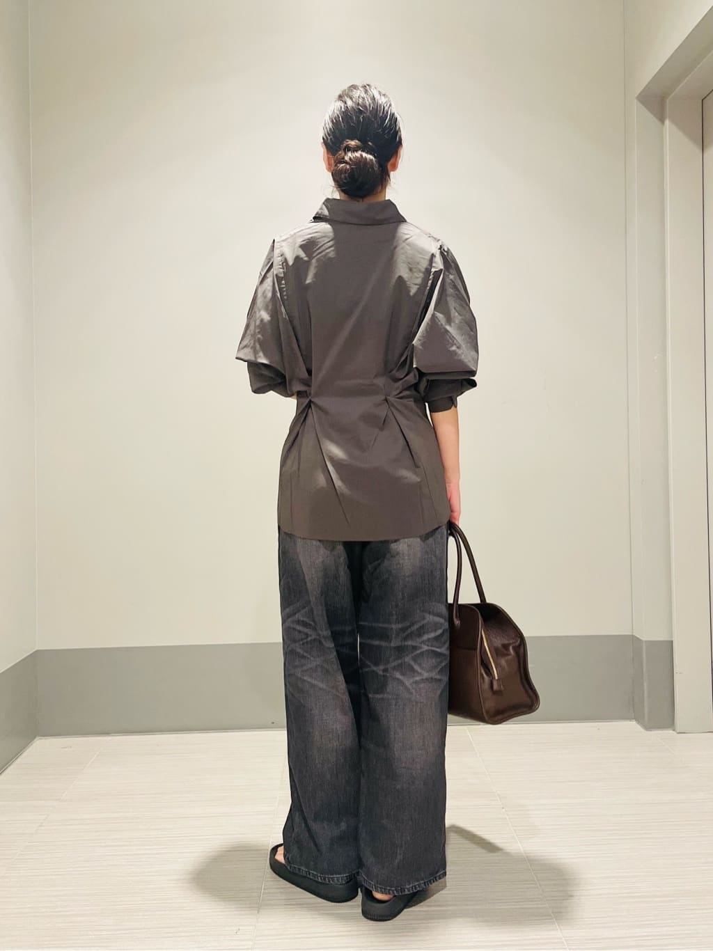 Annさんの「DRESSTERIOR｜ヴィンテージ加工ワイドデニムパンツ」を使ったコーディネート