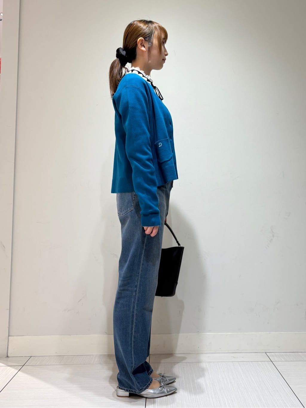 やなぎさんの「DRESSTERIOR｜【ウォッシャブル】テーパードコンフォートデニム」を使ったコーディネート