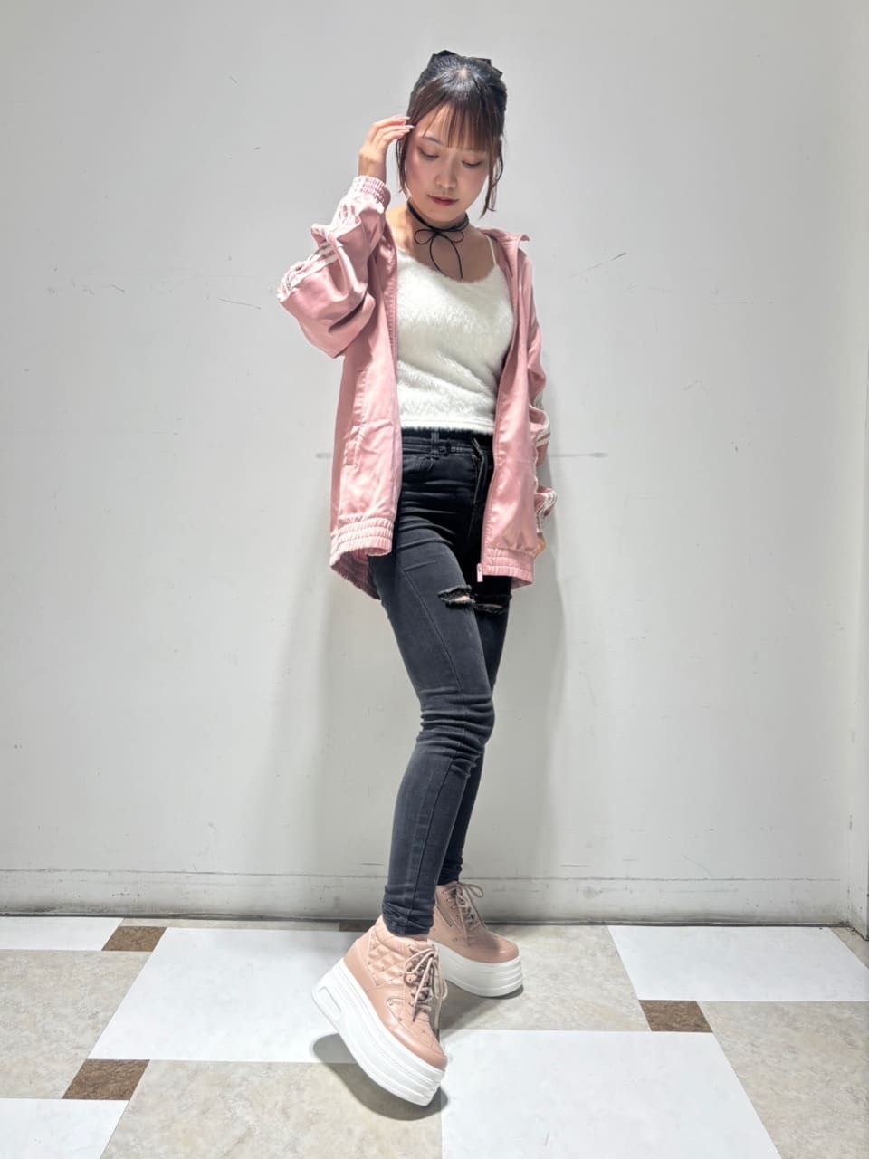 せらら⭐️さんの「ESPERANZA｜【EC先行販売】きゅんフィット厚底フラットキルティングスタッズスニーカー」を使ったコーディネート