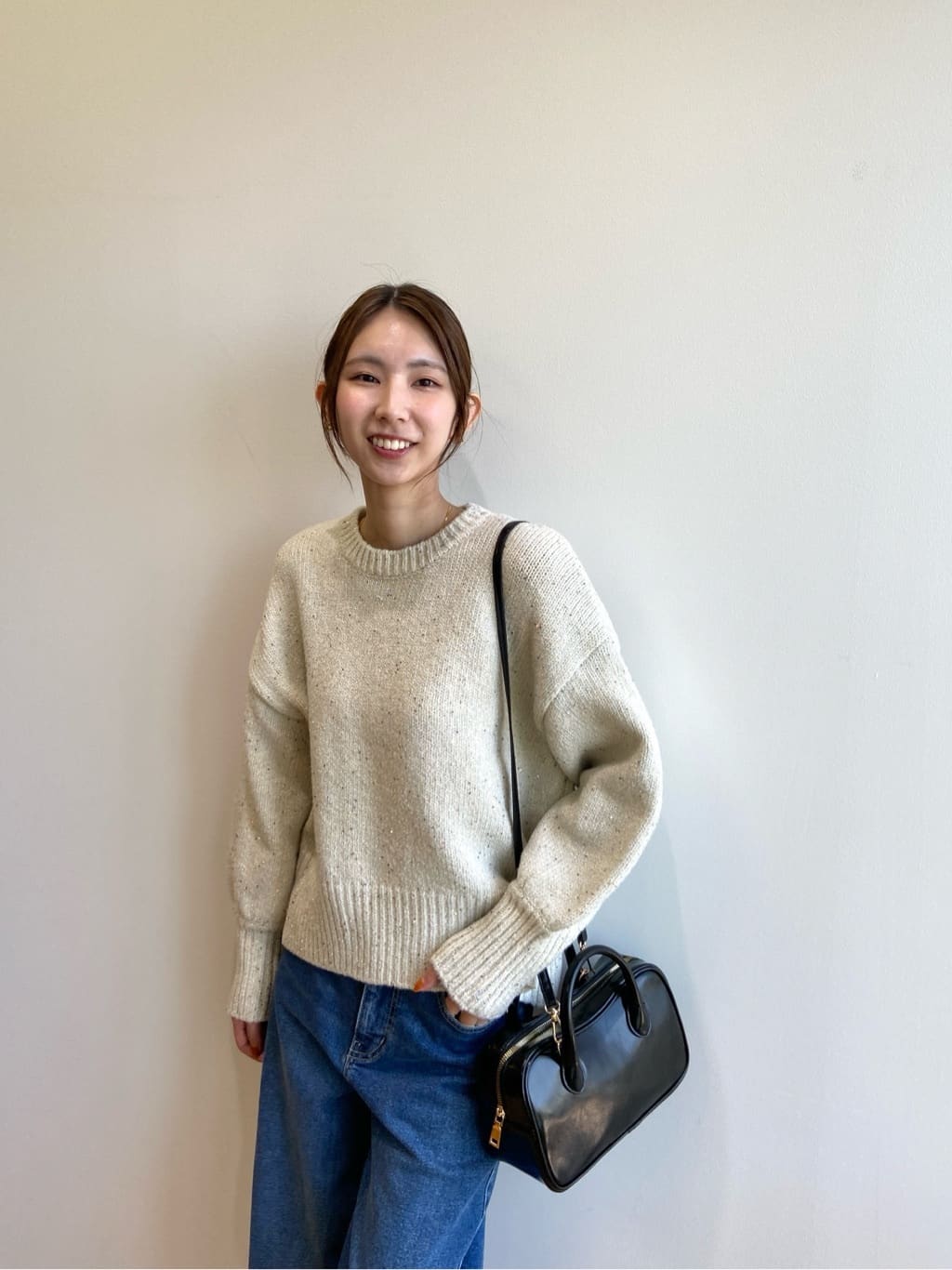めぐさんの「OPAQUE.CLIP｜スパンコールラメニット【洗える】」を使ったコーディネート