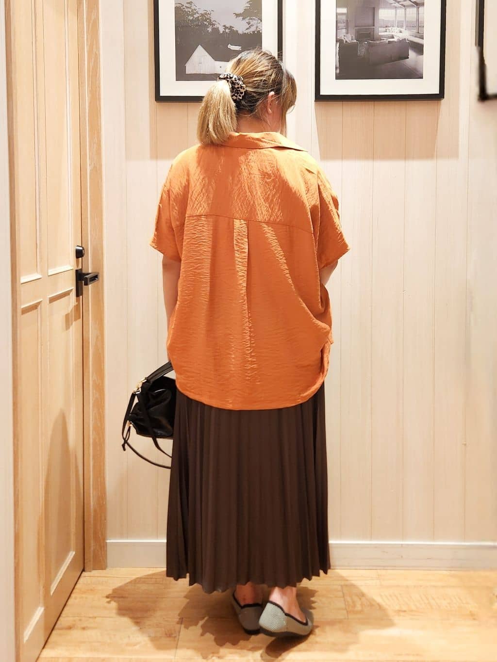 れーやんさんの「SHOO･LA･RUE｜【洗える/S-LL/5分袖】1枚でも羽織としても。さらさらドレープシャツ」を使ったコーディネート