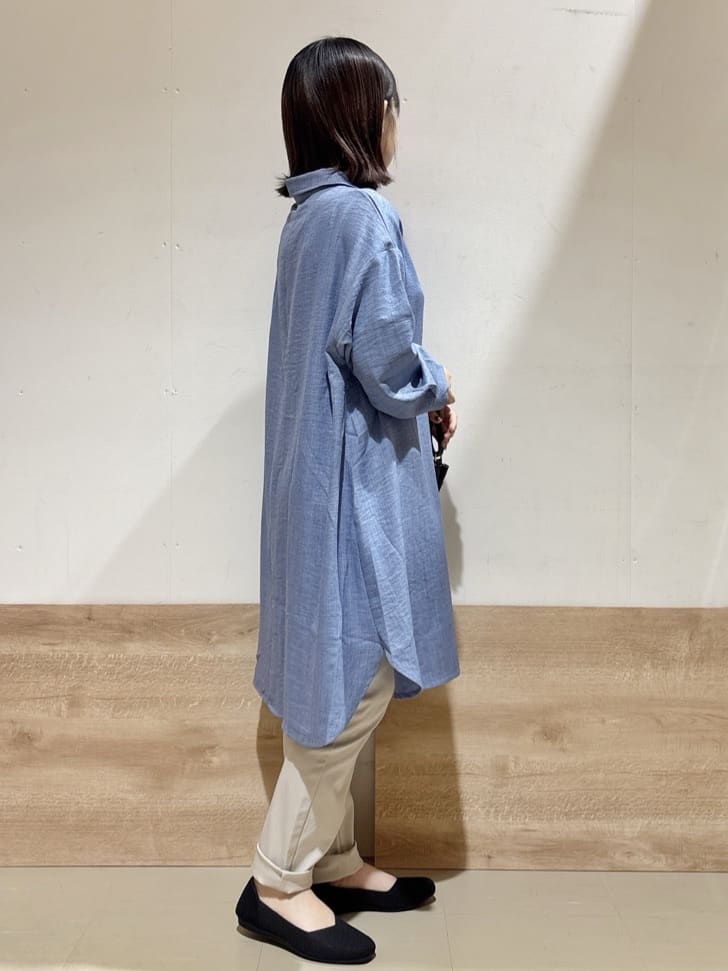 るねさんの「SHOO･LA･RUE｜【S-LL/体型カバー】さらっとしたタッチが魅力 デニムライクチュニック」を使ったコーディネート