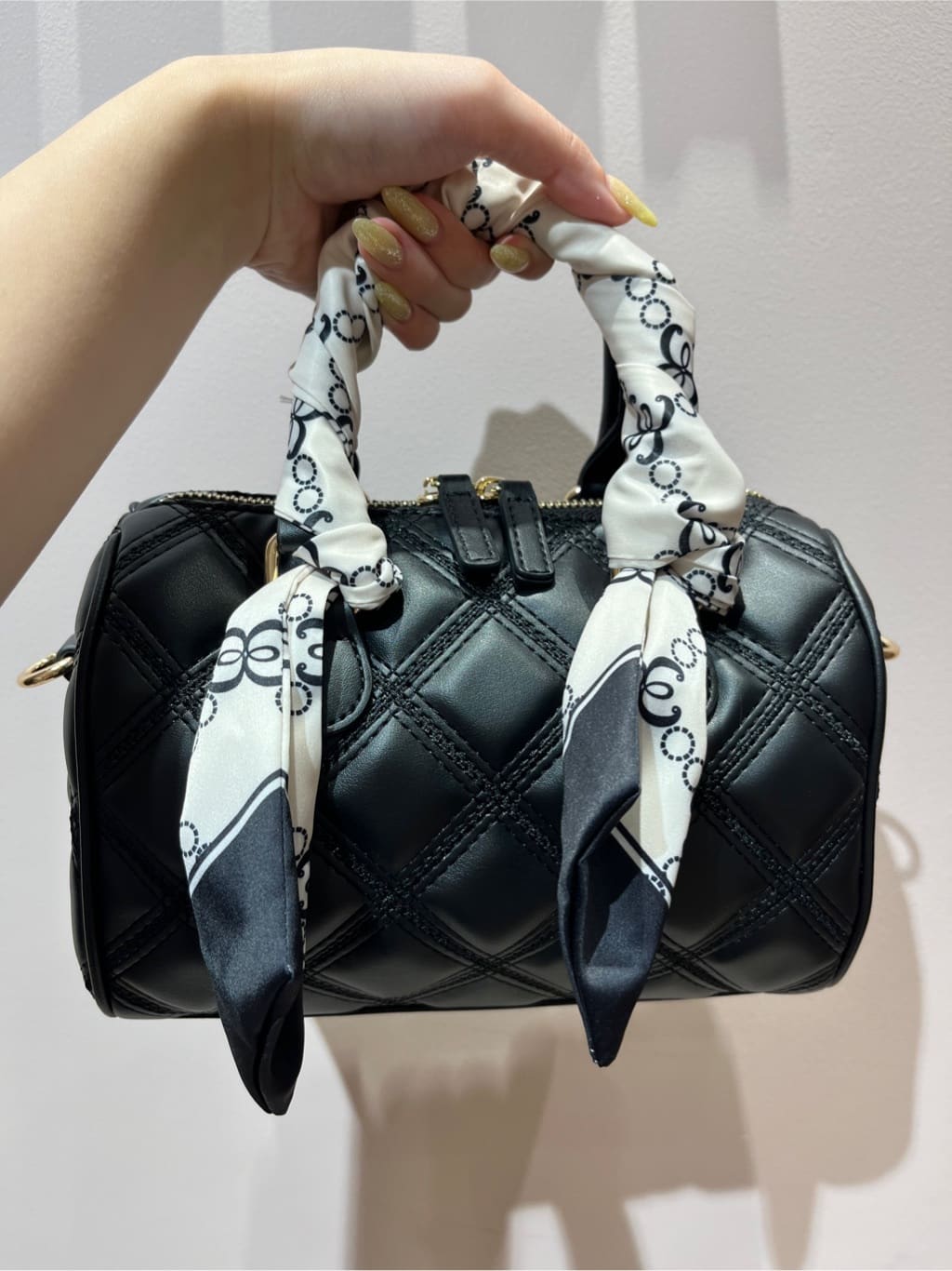 このかさんの「ESPERANZA｜【EC先行販売】きゅんフィット厚底フラットキルティングスタッズスニーカー」を使ったコーディネート