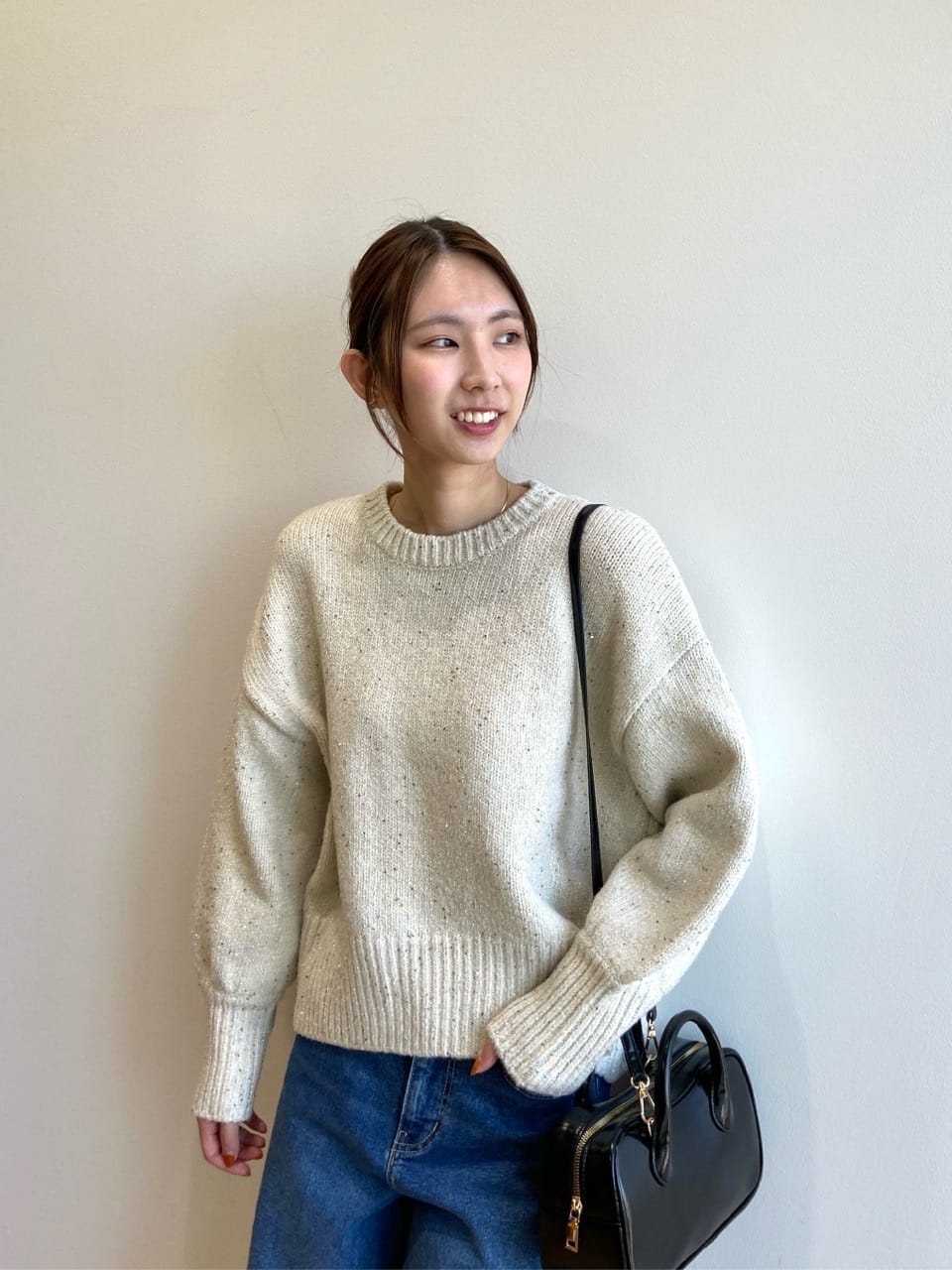 めぐさんの「OPAQUE.CLIP｜スパンコールラメニット【洗える】」を使ったコーディネート