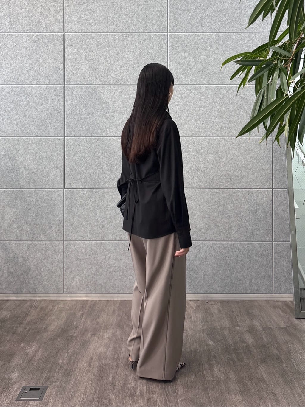rinaさんの「INDIVI｜Comfy SET UP｜イージーストレートワイドパンツ【セットアップ対応／通勤/カセット服】」を使ったコーディネート