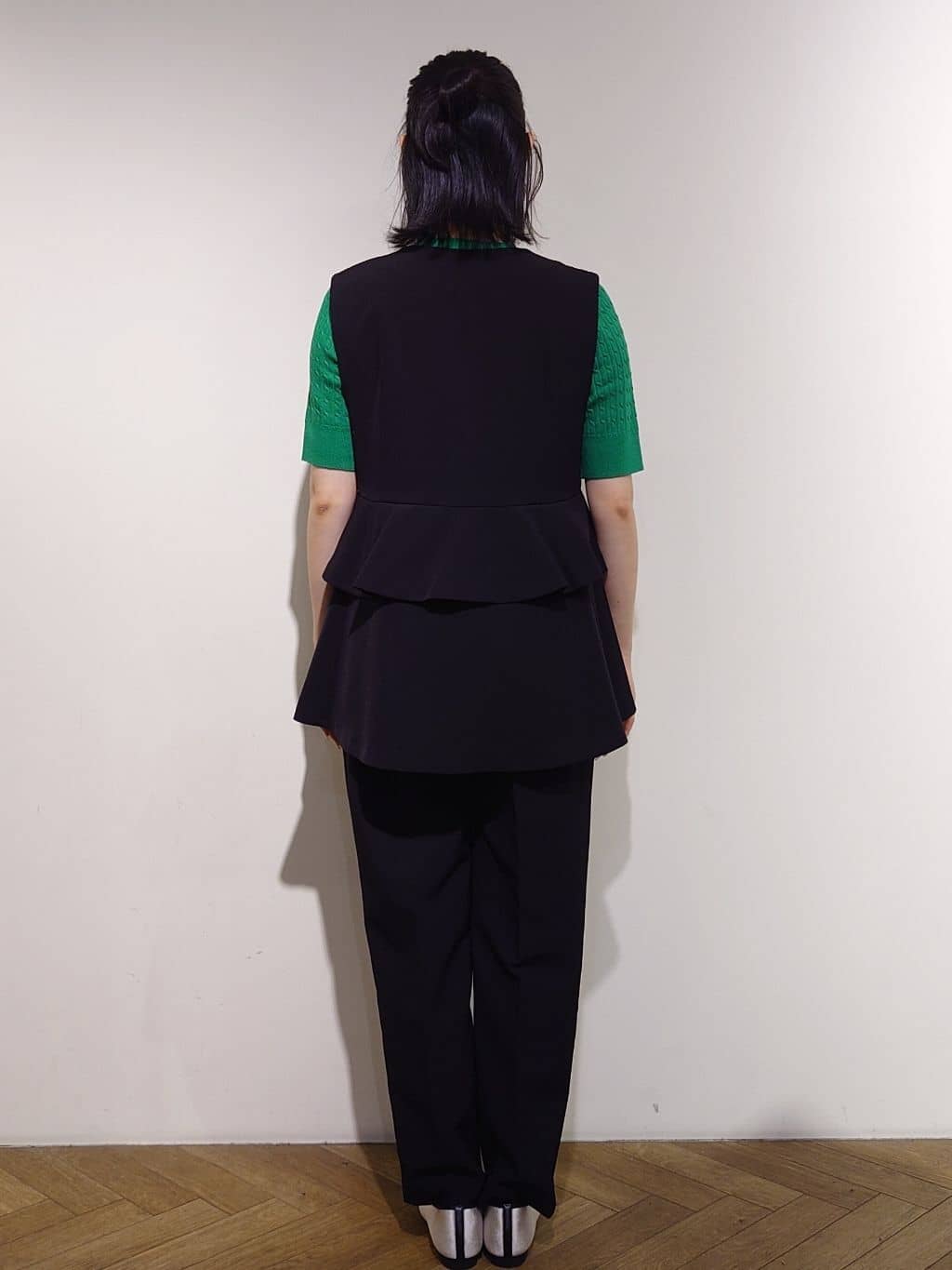 Uさんの「OPAQUE.CLIP｜フリルペプラムジレ／セットアップ対応可【洗濯機洗い可】」を使ったコーディネート