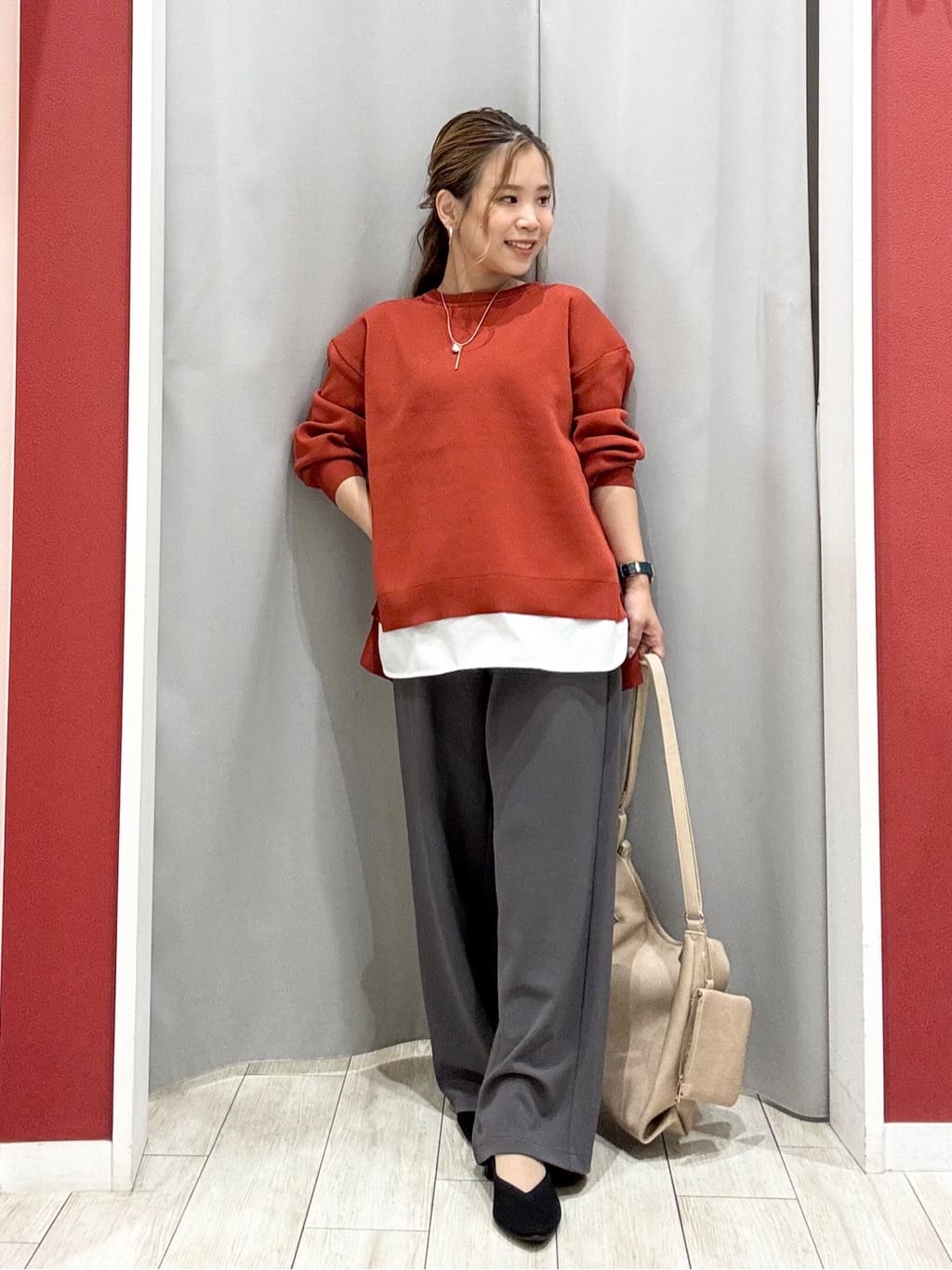 shioさんの「SHOO･LA･RUE｜【S-LL/ストレッチ】脚のラインを拾いにくい スマートワイドパンツ」を使ったコーディネート