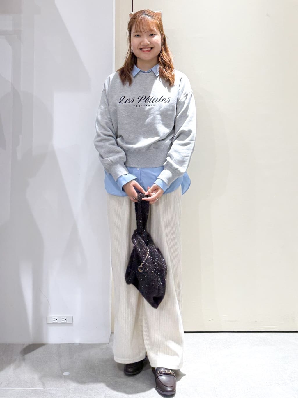 sayaさんの「OPAQUE.CLIP｜ポケット刺繍レギュラーカラーシャツ【洗濯機OK】」を使ったコーディネート