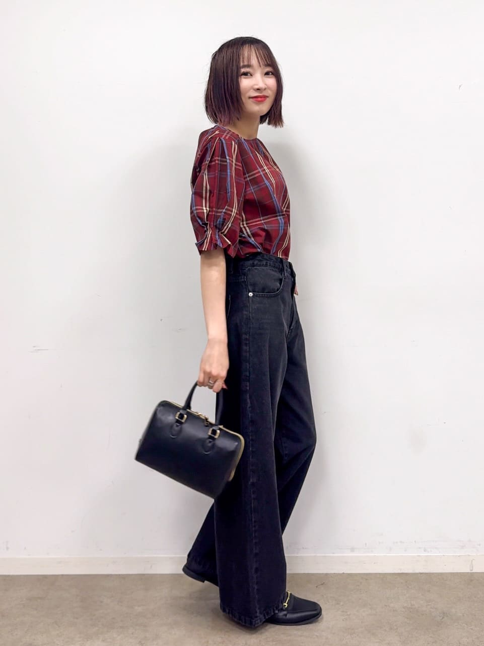 𝐜𝐡𝐢𝐤𝐚さんの「SHOO･LA･RUE｜【S-LL/5分袖】お袖タックできれいに魅せる 大人のチェックブラウス」を使ったコーディネート