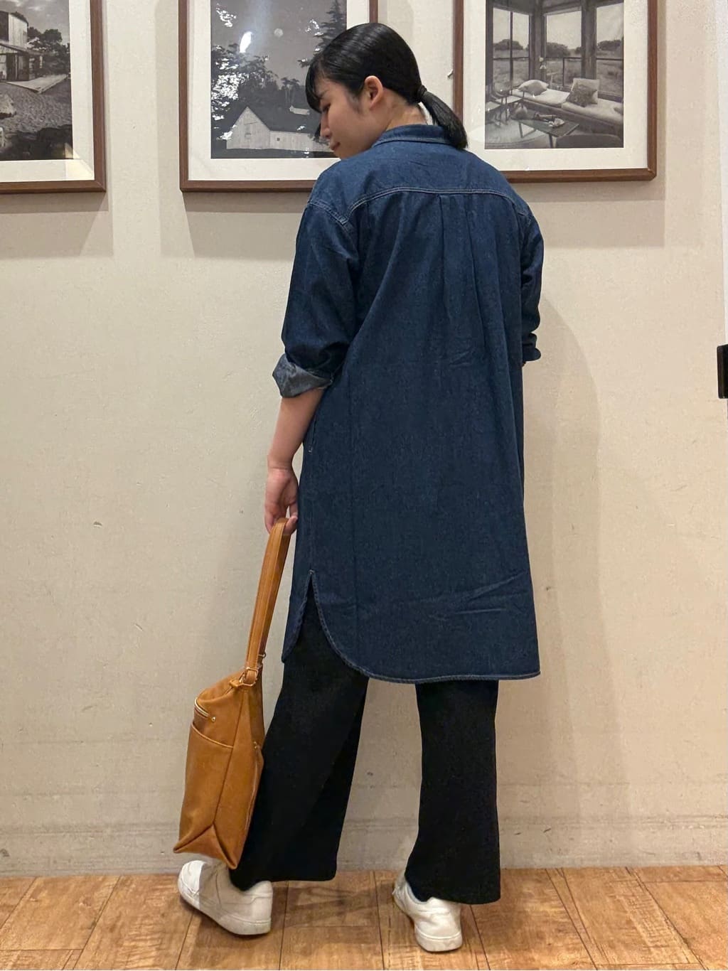 Tsuruさんの「SHOO･LA･RUE｜グラフィックアソート ベーシックロンT」を使ったコーディネート