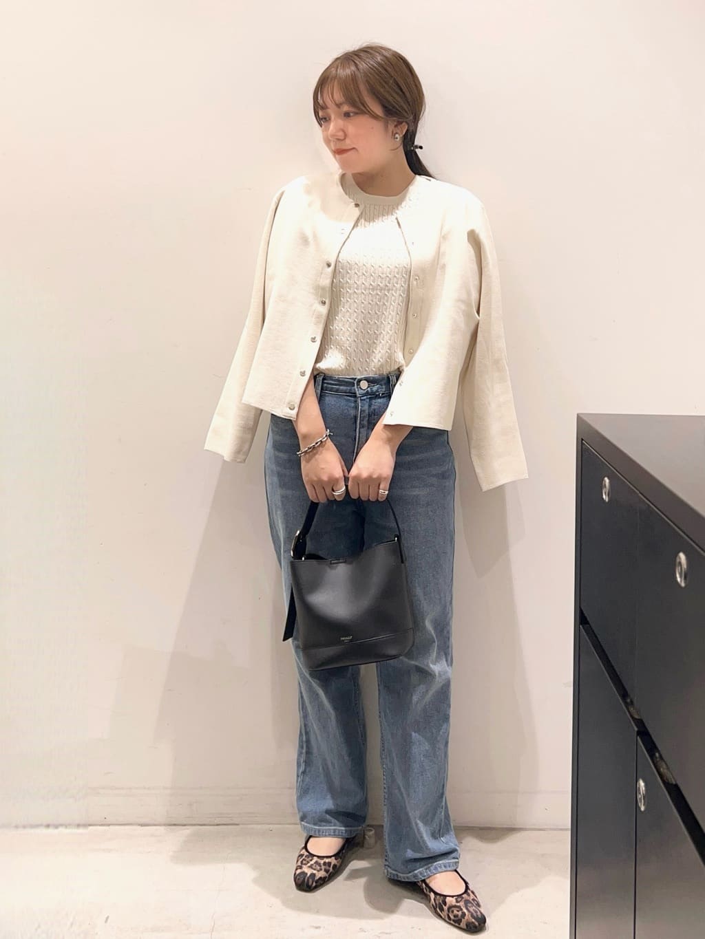 mizukiさんの「OPAQUE.CLIP｜ケーブルハーフスリーブニット【UVケア／洗濯機OK】《6col／S～LL》」を使ったコーディネート