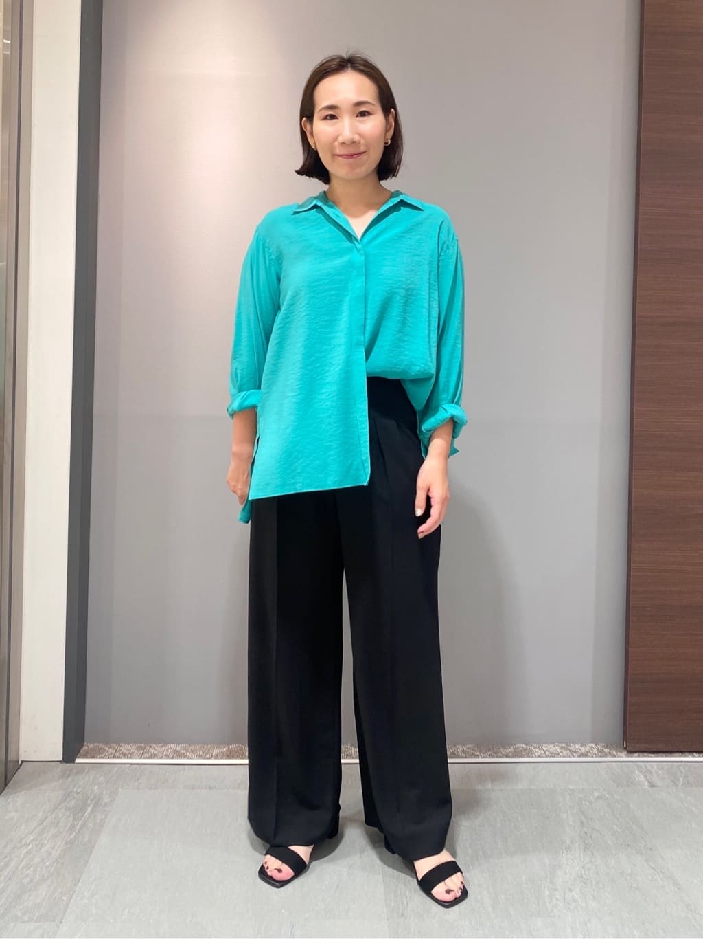 YUKARIさんの「INDIVI｜【体型カバー／清涼感】シアーオーバーシャツ」を使ったコーディネート